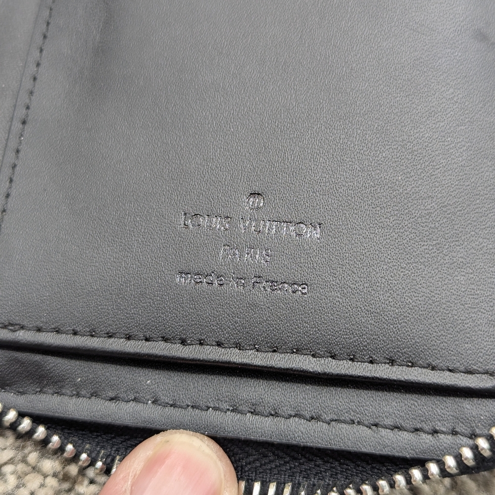 Louis Vuitton Mens Leather Zip Around Wallet Card Holder - Picture 7 of 9